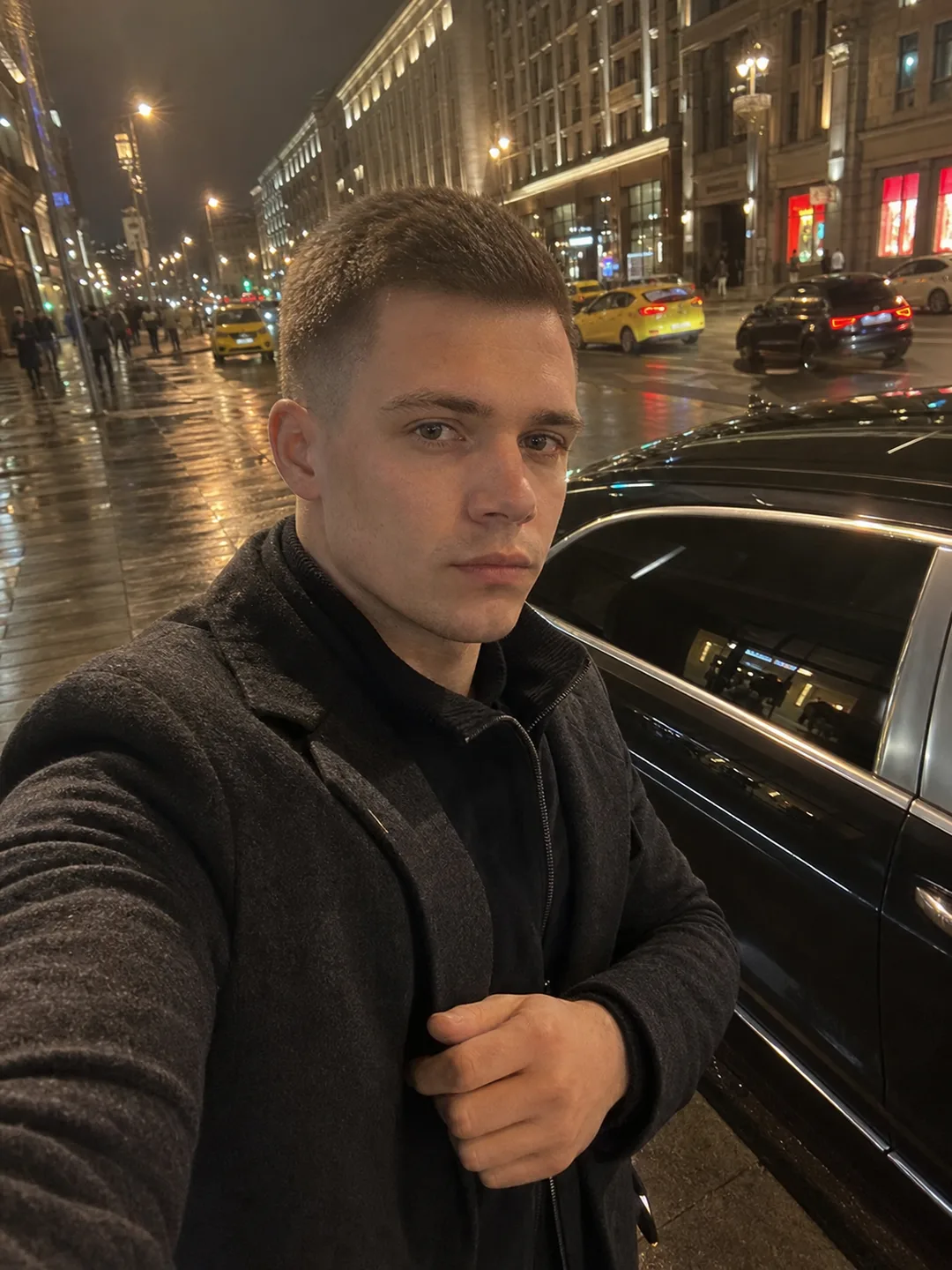 Пример образа «После дождя на Тверской» — Селфи