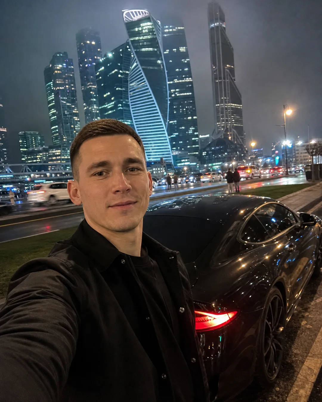 Неон у Москва-Сити